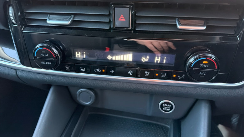 Nissan Qashqai 1.3 DiG-T MH 158 N-Connecta 5dr Xtronic Petrol Hatchback